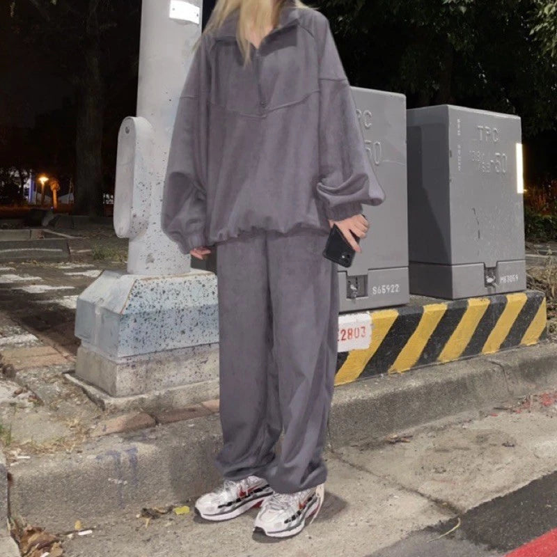 【12:12am】Comfortable half-zip suit