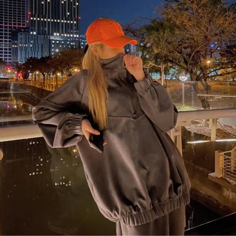 【12:12am】Comfortable half-zip suit