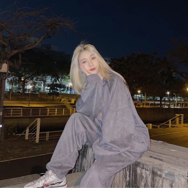 【12:12am】Comfortable half-zip suit