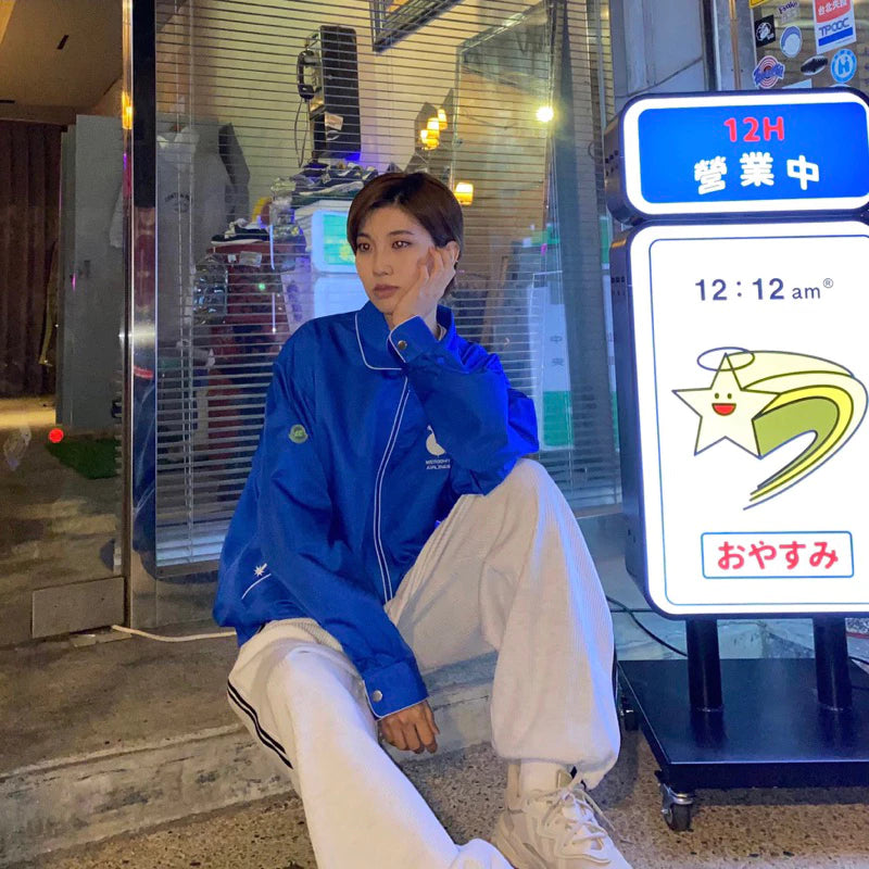 【١٢⋮١٢ صباحًا】سترة واقية من الرياح عتيقة من Midnight Airlines