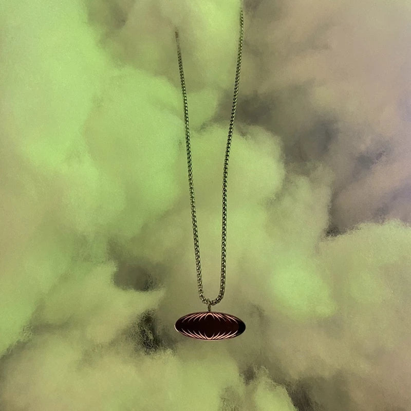 【12:12 صباحًا】قلادة ثقب دودي