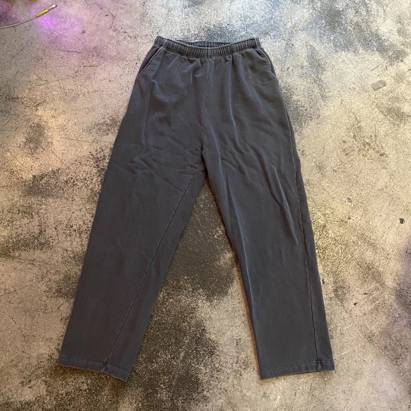 【12:12am】Wide cotton pants