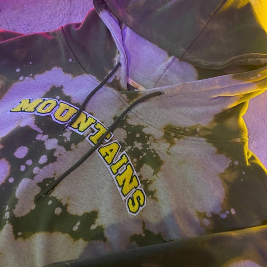 12:12 صباحًا هودي بشعار الجامعة، إصدار خاص