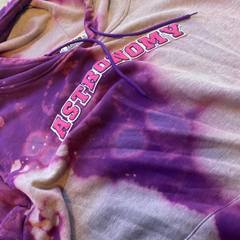 12:12 صباحًا هودي بشعار الجامعة، إصدار خاص