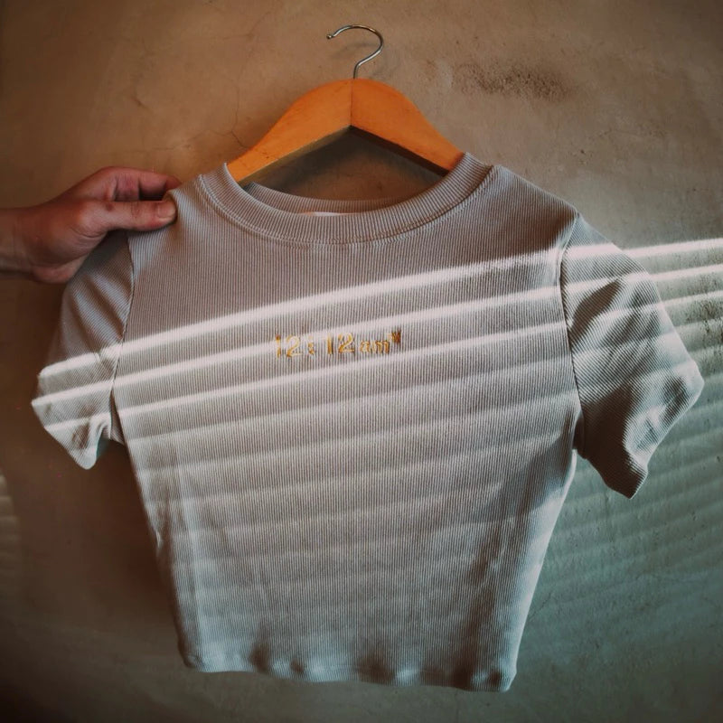 【12⋮12am】Elastic Slim-Fit Cropped Tee